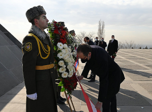 Ավստրիայի ԱԳ նախարարը Ծիծեռնակաբերդ է այցելել (լուսանկարներ)