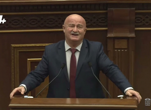 Пусть Лукашенко зайдёт в свой минский аэропорт, который напоминает свинарник: Овик Агазарян