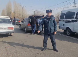 Ապօրինի հրազեններ, թմրամիջոցներ, սառը զենքեր