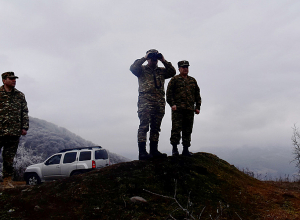 ՀՀ զինված ուժերի գլխավոր շտաբի պետն այցելել է զորամասեր և մարտական հենակետեր