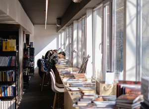 Գրքաշատ օրը Երևանում (Լուսանկարներ)