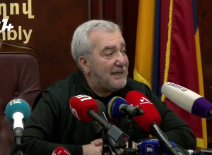 Если Мовсес Акопян не явится в комиссию, ему придется отвечать публично: Кочарян