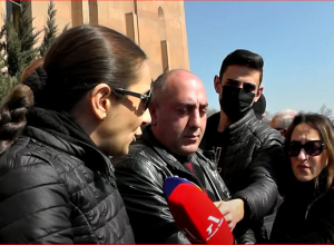 Ջայլամը սատկումա ասում են քարա կերել.Կենդանաբանական այգու նախկին աշխատողները քաղաքապետարանի դիմաց են