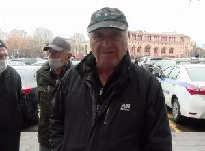 Ուղիղ 15 տարի ամեն հինգշաբթի ստեղ կանգնած ենք.նախկին օդաչուները կառավարության դիմաց են