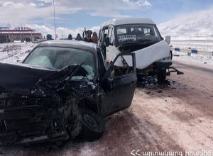 Բախվել են Nissan-ը և Վանաձոր-Էջմիածին երթուղին սպասարկող Газель մակնիշի ավտոմեքենաները․ կա 7 վիրավոր