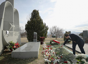 Սուրեն Պապիկյանը հարգանքի տուրք է մատուցել  Վազգեն Սարգսյանի հիշատակին