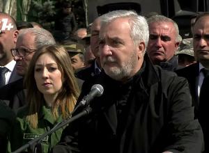 Ոճրագործներին թվաց՝ Վազգենին գլխատեցին, գլխատեցին նաև հայ ազգին, բայց նա Եռաբլուրից մեզ հսկում է