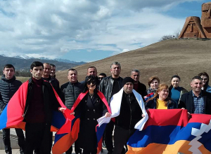 Ակցիա Ստեփանակերտում` ի պաշտպանություն Դոնեցկի և Լուգանսկի ճանաչման
