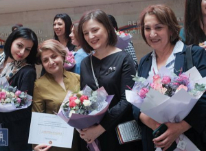 Վահան Քերոբյանը շնորհակալագրերով է պարգևատրել 30 կին գործարարի