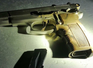 Патрульные обнаружили пистолет