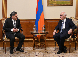 Президент Хачатурян принял президента ФФА Армена Меликбекяна и вице-президента Армена Никогосяна