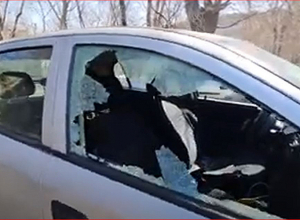 Պարեկները կոտրել են մեքենայի ապակին ու անգիտակից վարորդին հանելով՝ տարել հիվանդանոց