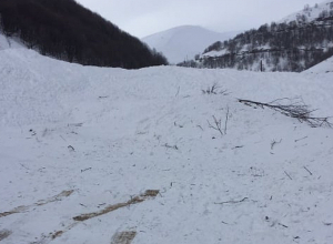 Сход лавины в селе Базум: на место происшествия выехали спасатели
