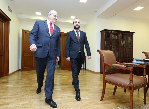 Начался визит действующего председателя ОБСЕ, министра иностранных дел Польши Збигнева Рау в Ереван