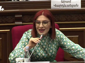 Որքանո՞վ է ադեկվատ ձեր պահվածքը․ Խամոյանը՝ Հովակիմյանին