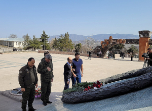 Արցախի Անվտանգության խորհրդի քարտուղարը այցելել է Ստեփանակերտի Հուշահամալիր