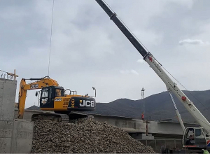 Ведется строительство нового моста на погранпереходе Баграташен