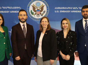 Посол США в РА Трейси встретилась с депутатами фракции «Гражданский договор»