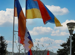 Արցախի դրոշն արդեն ծածանվում է Աշտարակում, Կապանում, Սպիտակում և Վանաձորում