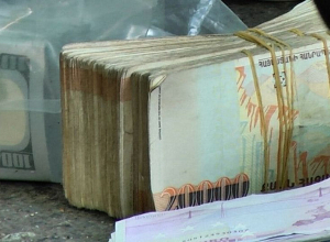 Ստեփանակերտի բնակելի շենքերից մեկի բնակարանից 22.100 ԱՄՆ դոլար են գողացել․ ԱՀ ՆԳՆ