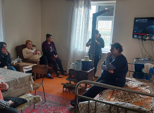 Այցելել են Խրամորթից տեղահանված ընտանիքներին