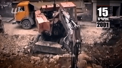 Календарь. 15 апреля: Убит Вардгес Петросян, уничтожается часть парка напротив Публичной библиотеки