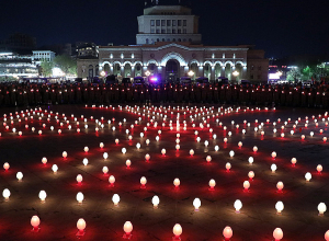 Հազարավոր կանթեղներ՝ Հանրապետության հրապարակում. լուսանկարներ