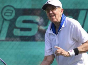 Ամերիկացի 75-ամյա թենիսիստուհին վերսկսել է կարիերան