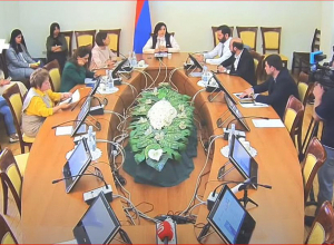 Омбудсмен призвала парней, проводящих голодовку, прекратить её