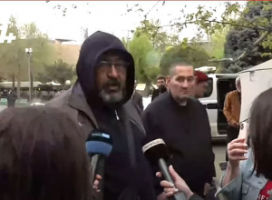 Пришёл пьяный, ругался, ну тот и ударил: инцидент на Площади Свободы