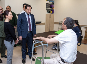 Սուրեն Պապիկյանն այցելել է Միքայելյան վիրաբուժության ինստիտուտ