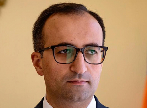 Արցախի հիմնախնդիրը ներքաղաքական պայքարի և իշխանության հասնելու գործիք չպետք է լինի․ Թորոսյանը՝  Սաղաթելյանին