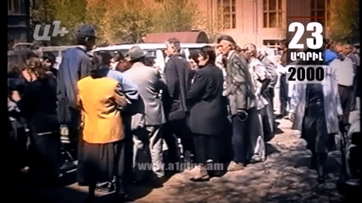 Օրացույց․ 23-ը ապրիլի․ Ադրբեջանից տեղահանված փախստականները մեղադրում էին ՀՀ նախագահ Ռոբերտ Քոչարյանին