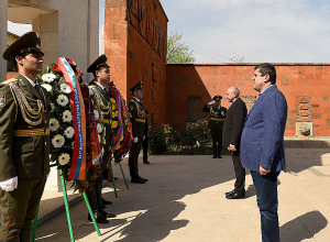 Արայիկ Հարությունյանը հարգանքի տուրք է մատուցել Հայոց ցեղասպանության զոհերի հիշատակին