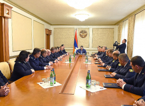 Президент Арутюнян встретился с должностными лицами Следственного комитета прокуратуры Арцаха