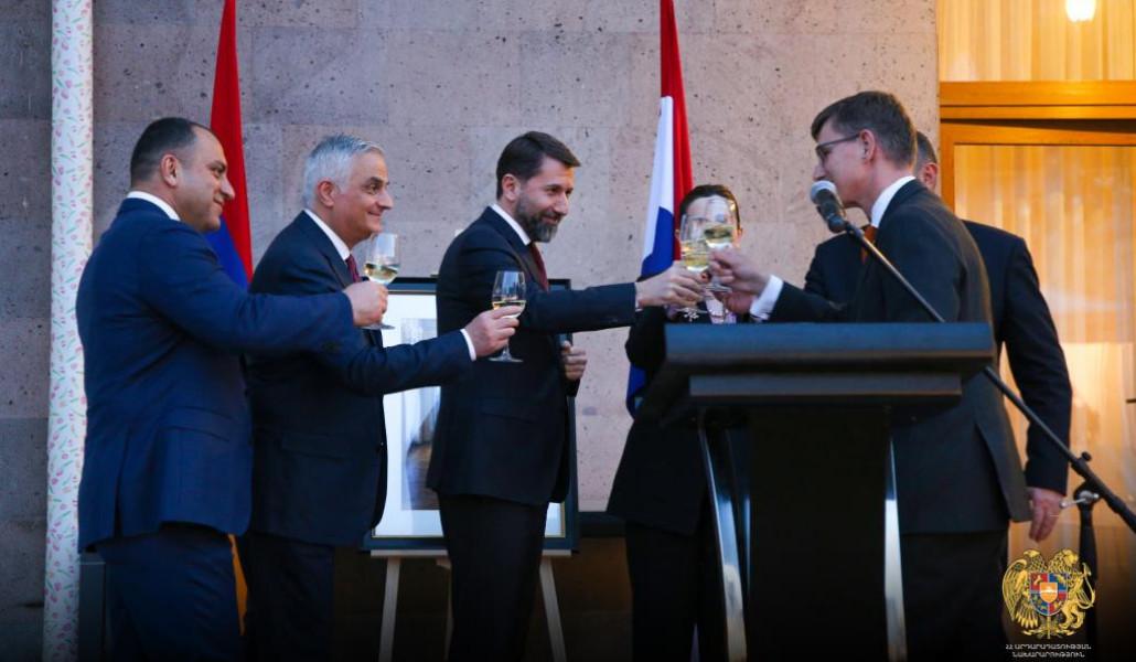 news_5108041075673__