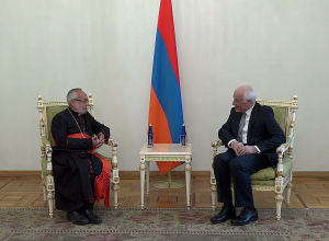 Նախագահ Խաչատուրյանն ընդունել է Տեր Ռաֆայել Պետրոս Մինասյանին