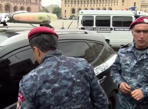 Полиция задержала протестующих