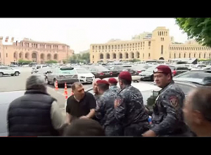 Участника акции задержали