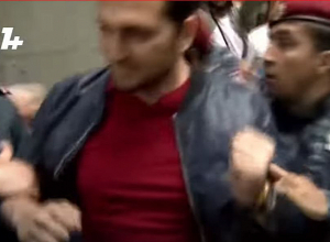 Красноберетчики задержали участников акции: накалённая обстановка у здания правительства