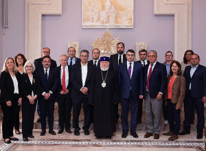 Ամենայն Հայոց Կաթողիկոսն ընդունեց միջազգային համաժողովի մասնակից փաստաբաններին