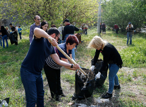 Համապետական շաբաթօրյակին վաղ առավոտից միացել է նաև Երևանը (լուսանկարներ)