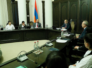 Քաղաքացու օրվա առթիվ վարչապետն ընդունել է մի խումբ աշակերտների