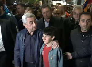 Սերժ Սարգսյանը այցելել է Ֆրանսիայի հրապարակ