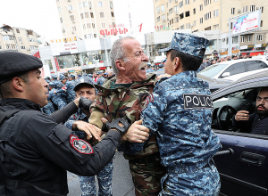 Сколько человек были доставлены в полицию на данный момент