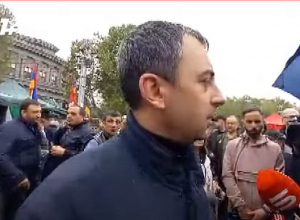 Если кто-то из людей, которые это говорят, посмеет выйти на улицу, посмотреть мне в глаза, не сможет