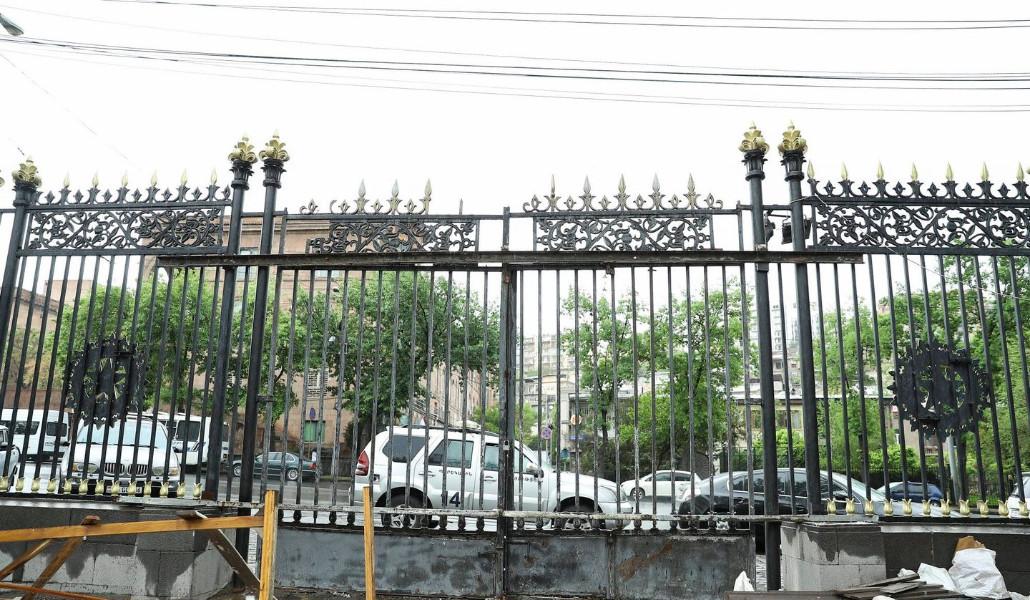 ԱԺ զոդված դարպասներ