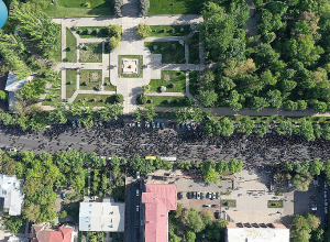 17:06-ի դրությամբ Բաղրամյան պողոտայի՝ Ազգային ժողովին հարող հատվածում գտնվել է շուրջ 5000 մարդ․ ԻՔՄ