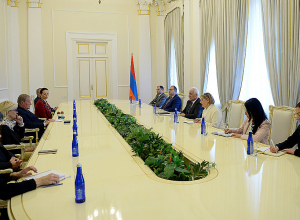 Նախագահ Խաչատուրյանն ընդունել է Ֆրանսիայի Սենատի Ֆրանսիա-Հայաստան բարեկամական խմբի պատվիրակությանը