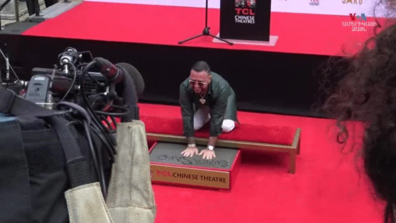 Հոլիվուդի փառքի ծառուղում տեղի է ունեցել հայազգի երգիչ Սուպեր Սաքոյի անվանական մատնահետքերի տեղադրման հանդիսավոր արարողությունը